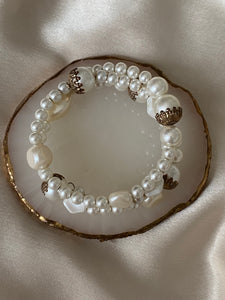 Vintage Pearl Design Clasp Bracelet