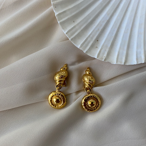 Vintage Gold Conch Clip On Earrings