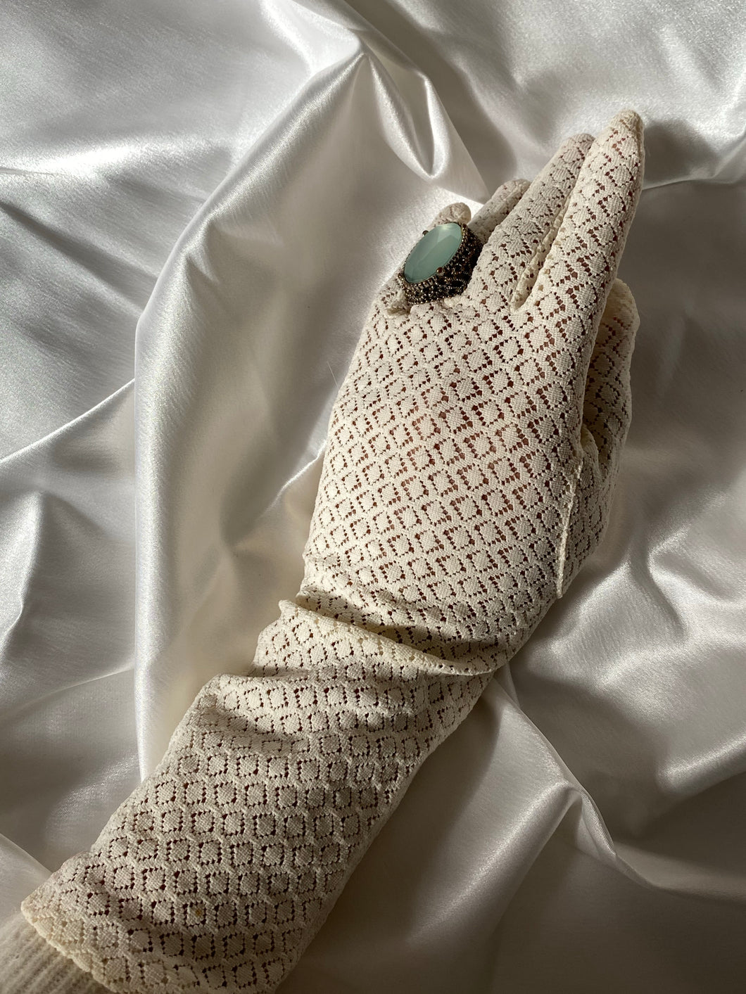 Vintage 50s Mid Length Gloves - Sally De La Rose
