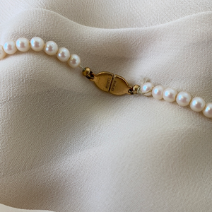 Vintage 1970s Monet Pearl Necklace