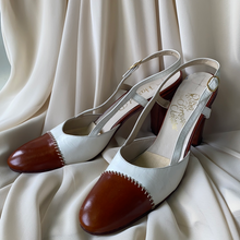 Load image into Gallery viewer, Vintage Salvatore Ferragamo Heels
