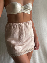 Load image into Gallery viewer, Vintage Handmade Dust Pink Skirt
