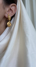 Load image into Gallery viewer, Vintage Gold Conch Clip On Earrings
